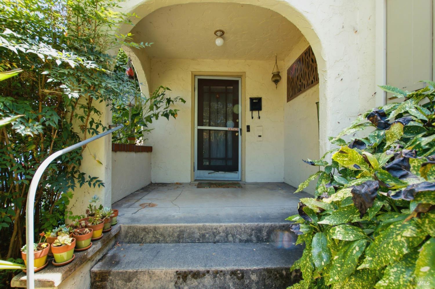 824 Humboldt Street