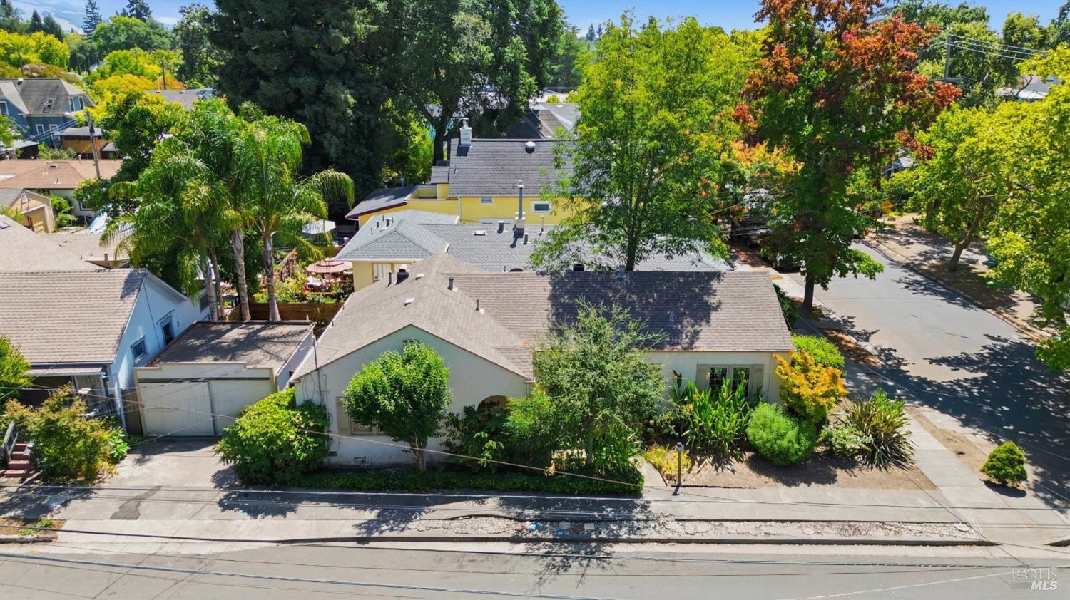 824 Humboldt Street