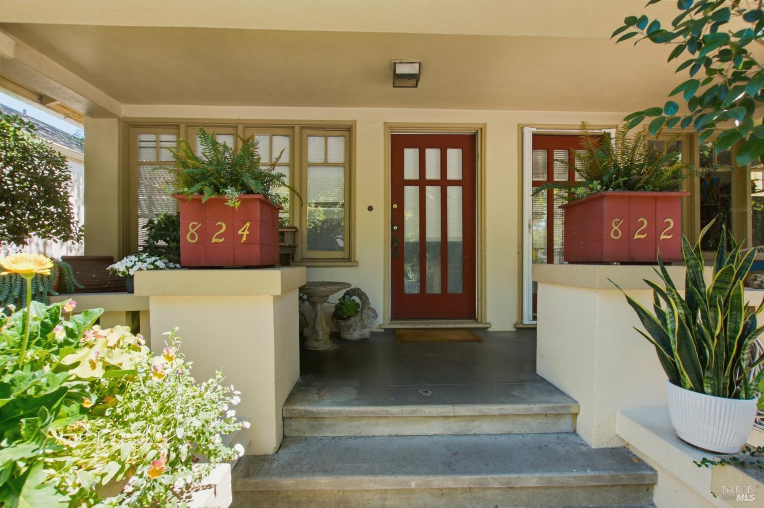 824 Humboldt Street
