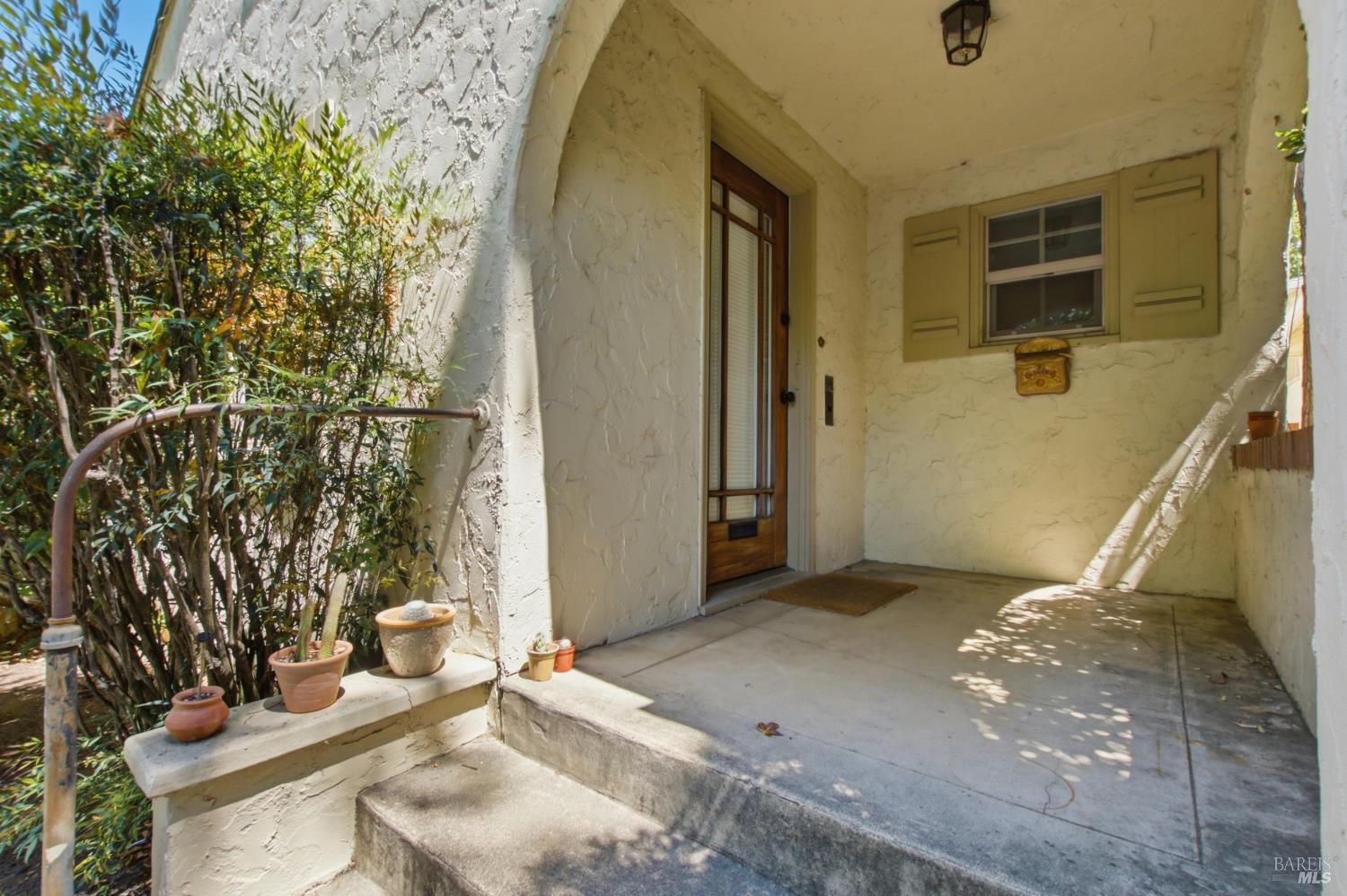 824 Humboldt Street