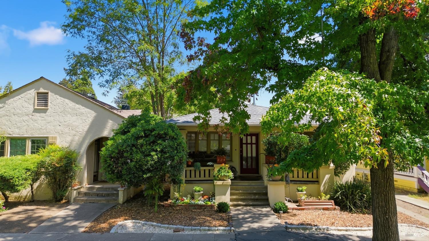 824 Humboldt Street