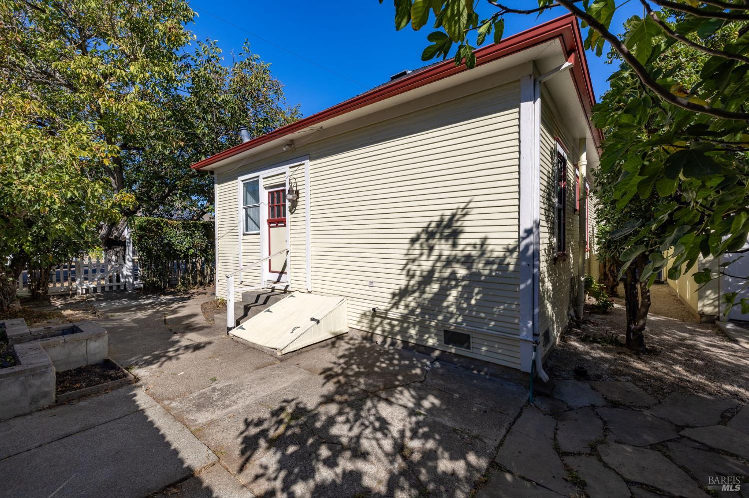 105 Garden Street