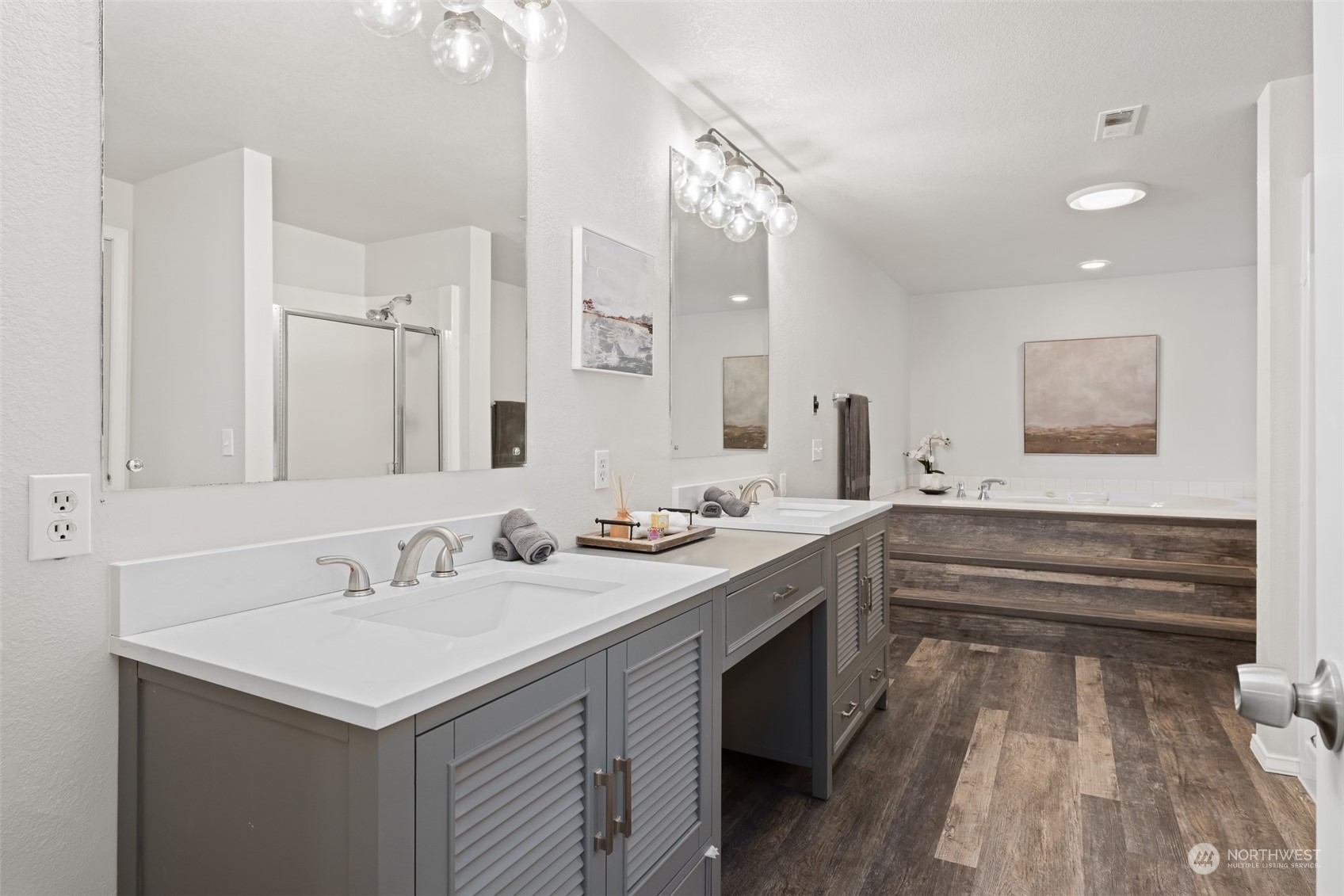 528 Farrington Road , -8600