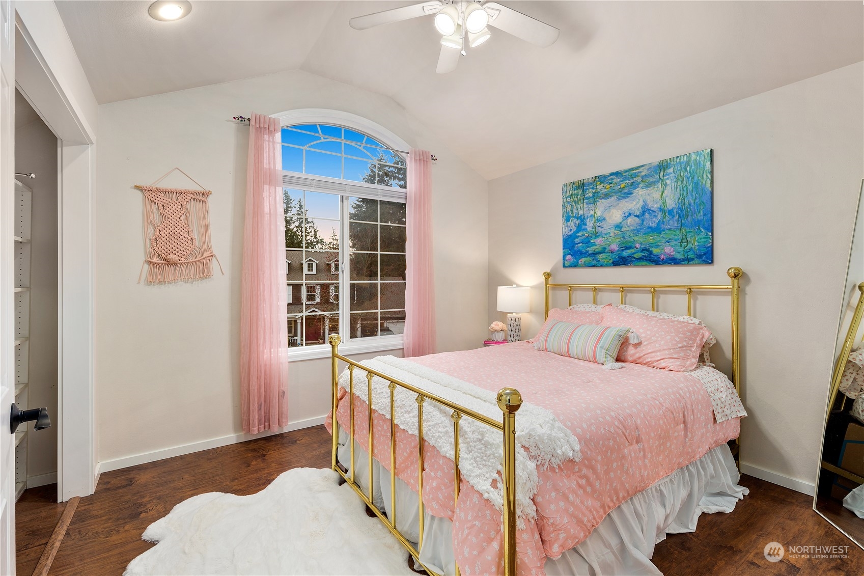 11208 42nd Avenue SE