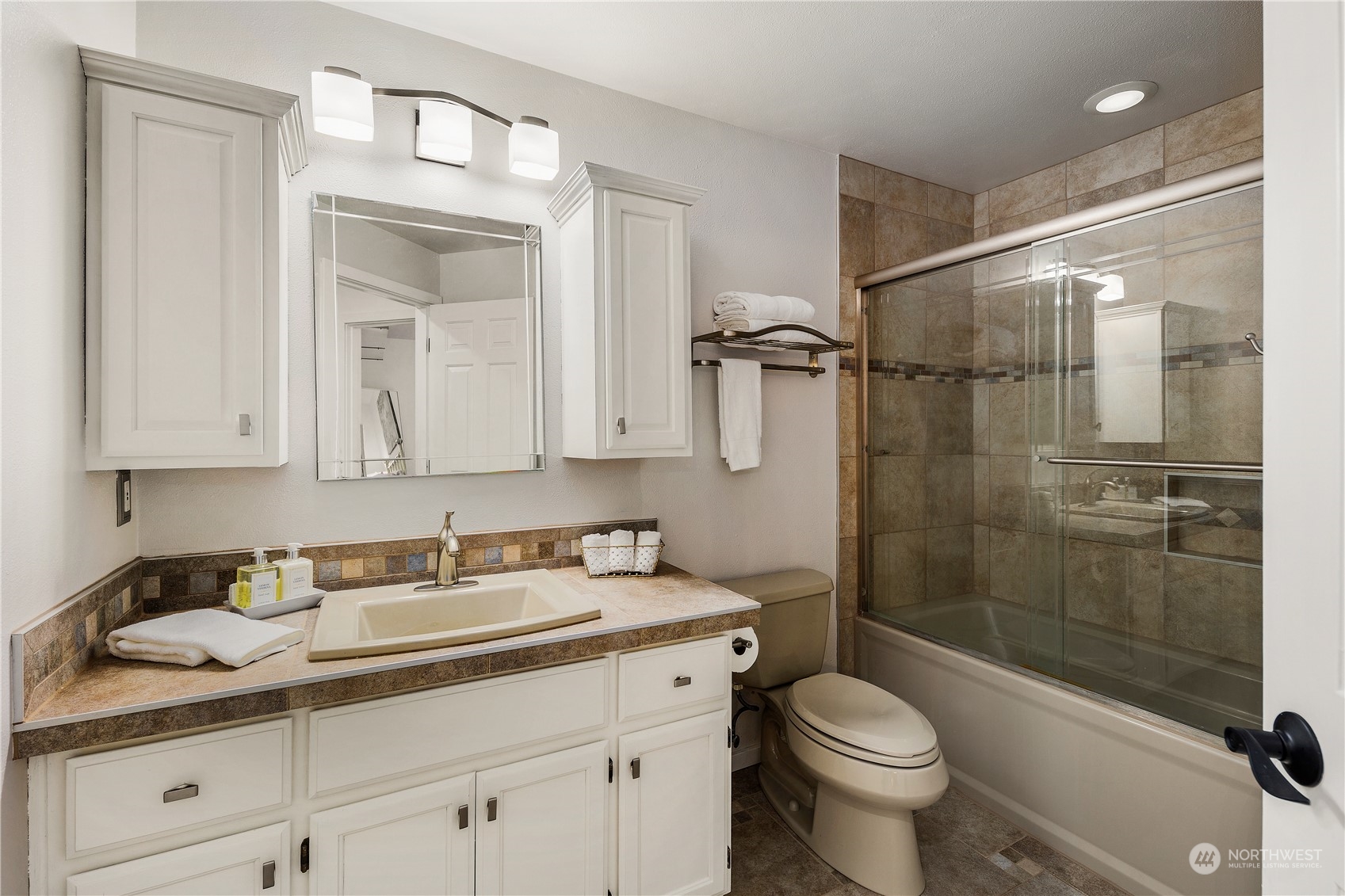 11208 42nd Avenue SE