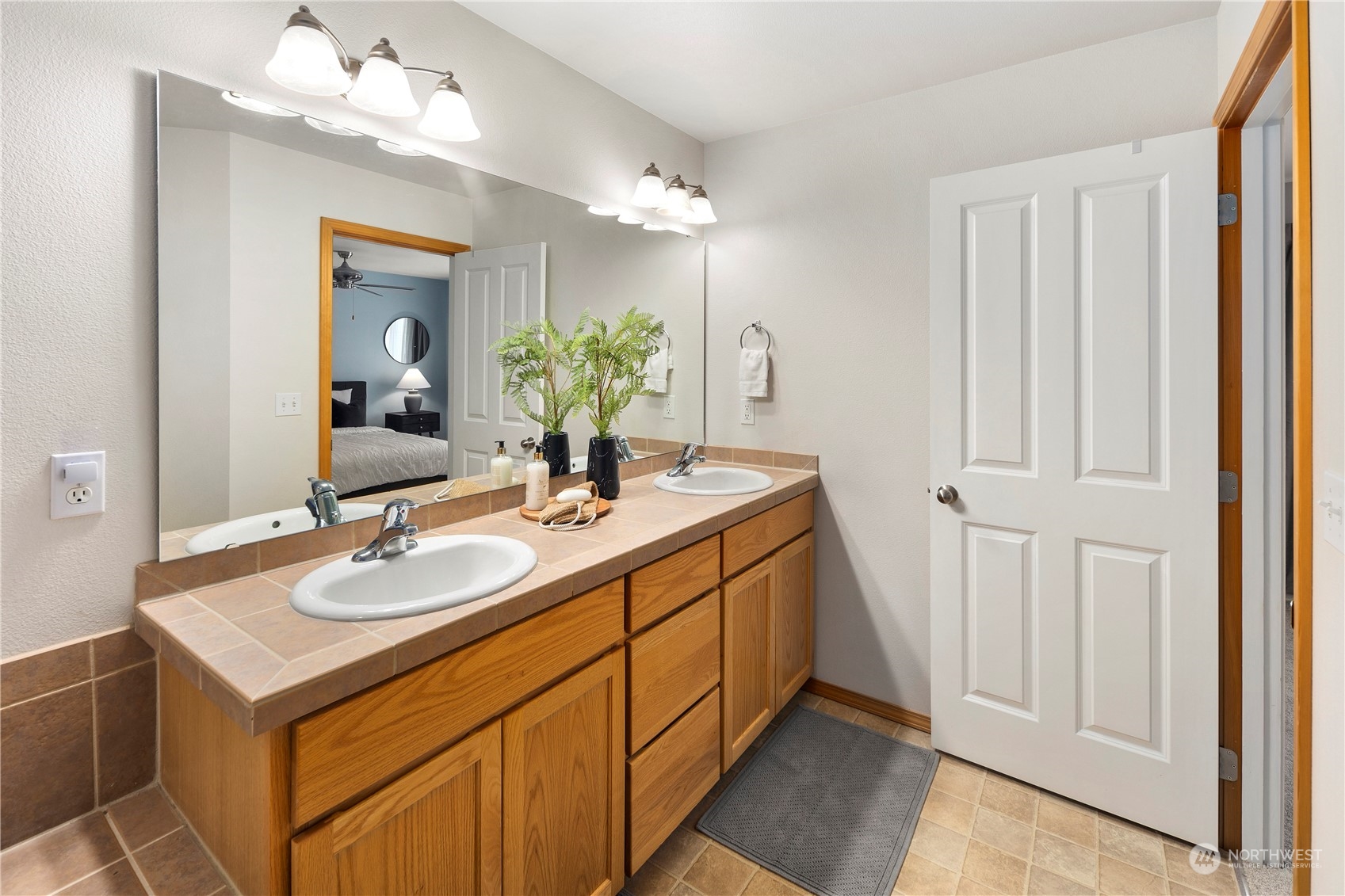 15531 Admiralty Way #2B