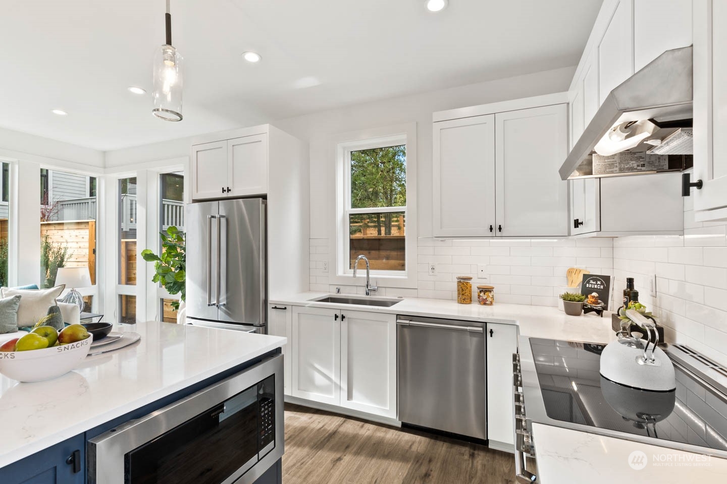 9233 C 3rd Avenue NW