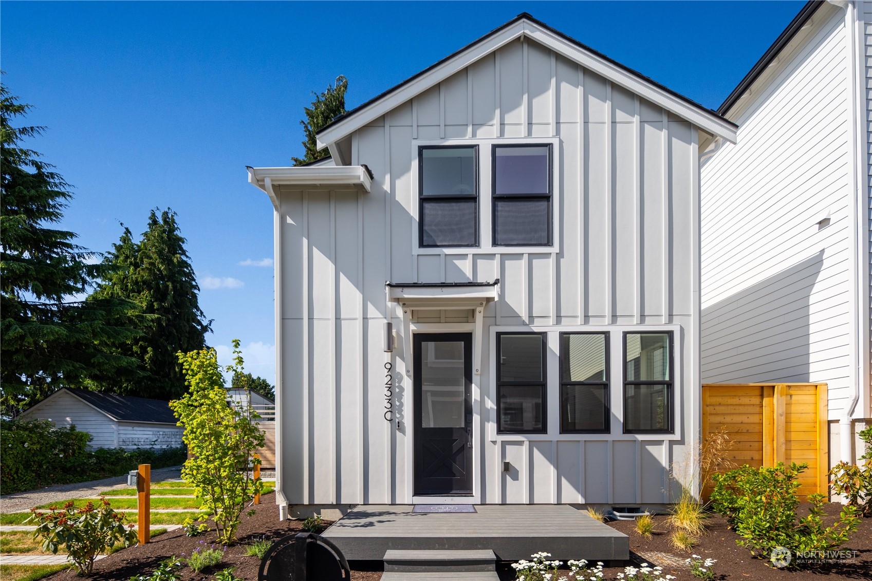 9233 C 3rd Avenue NW