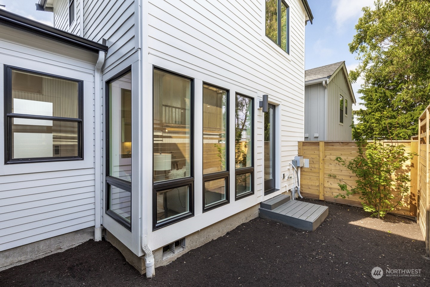 9233 B 3rd Avenue NW