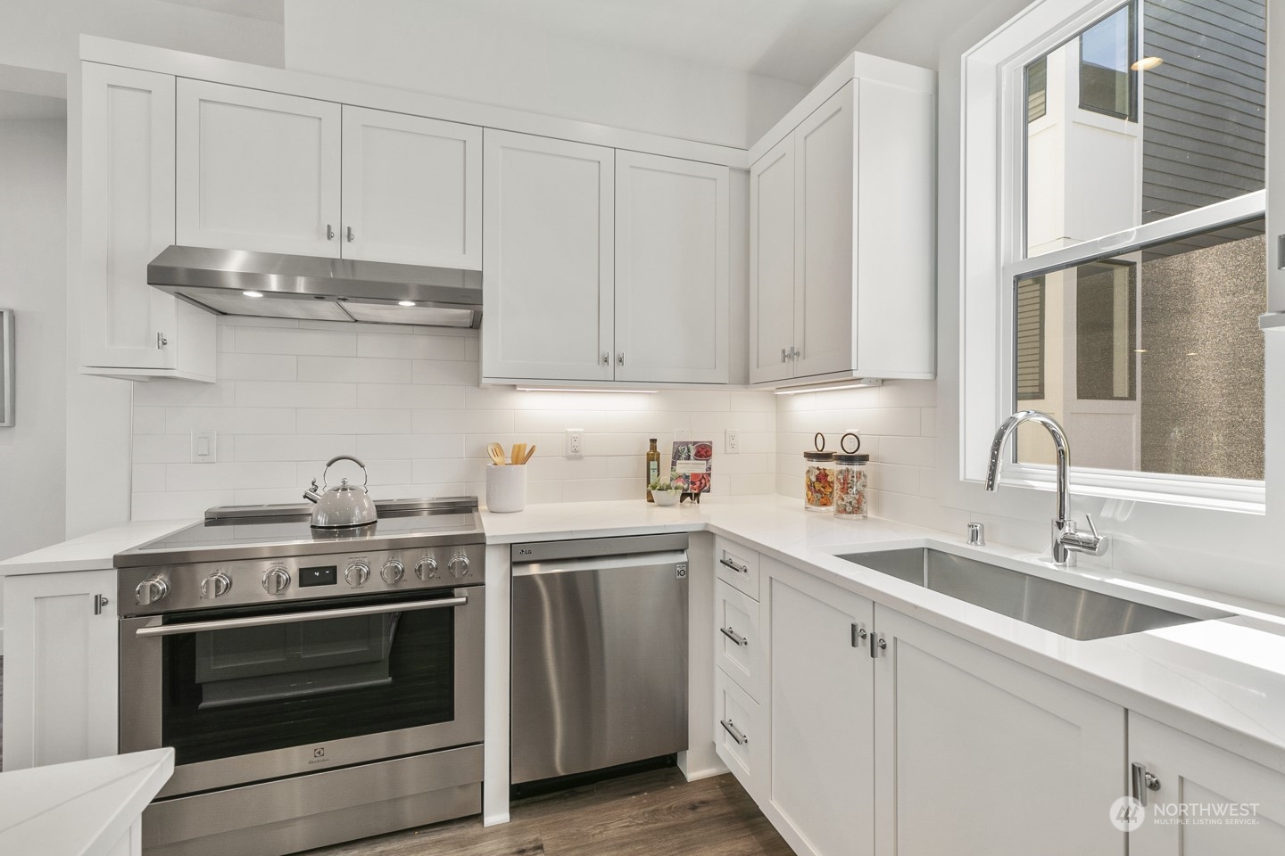 9233 B 3rd Avenue NW