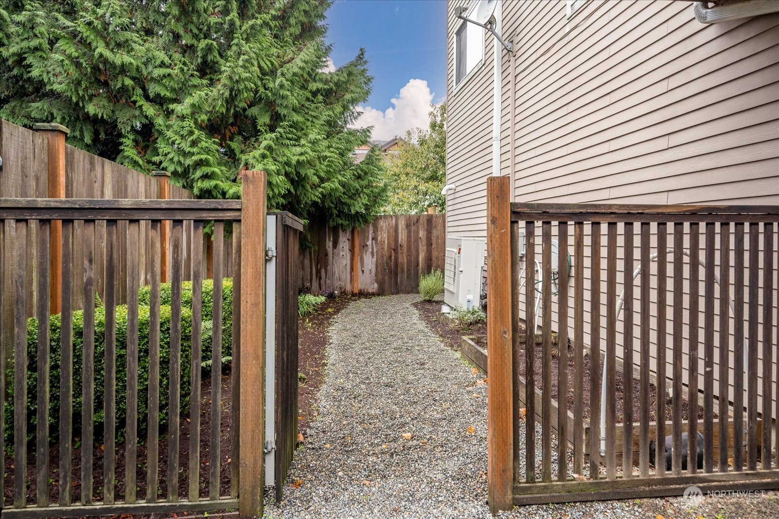 611 N 46th St Street Unit: D