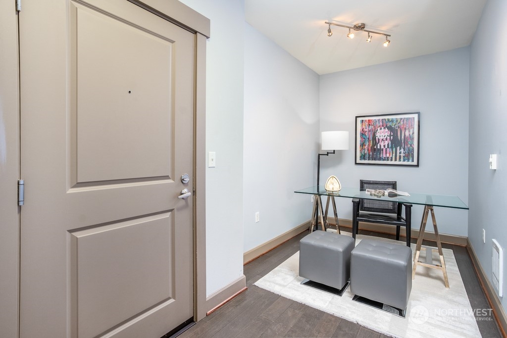 1840 25th Avenue NE #209