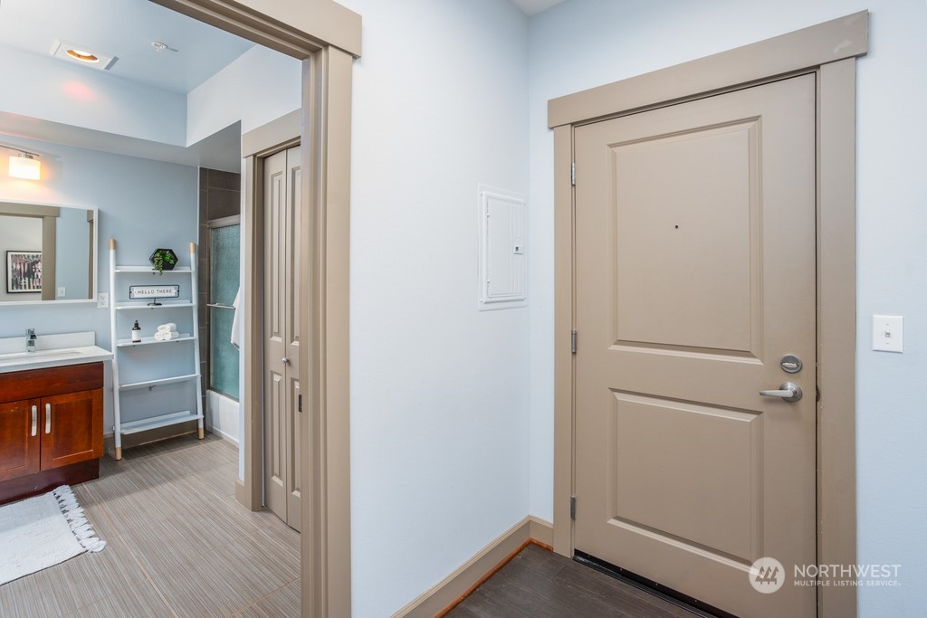 1840 25th Avenue NE #209