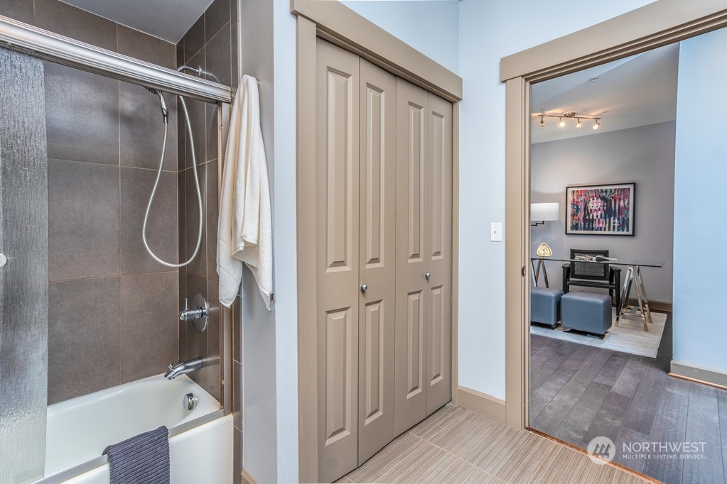 1840 25th Avenue NE #209