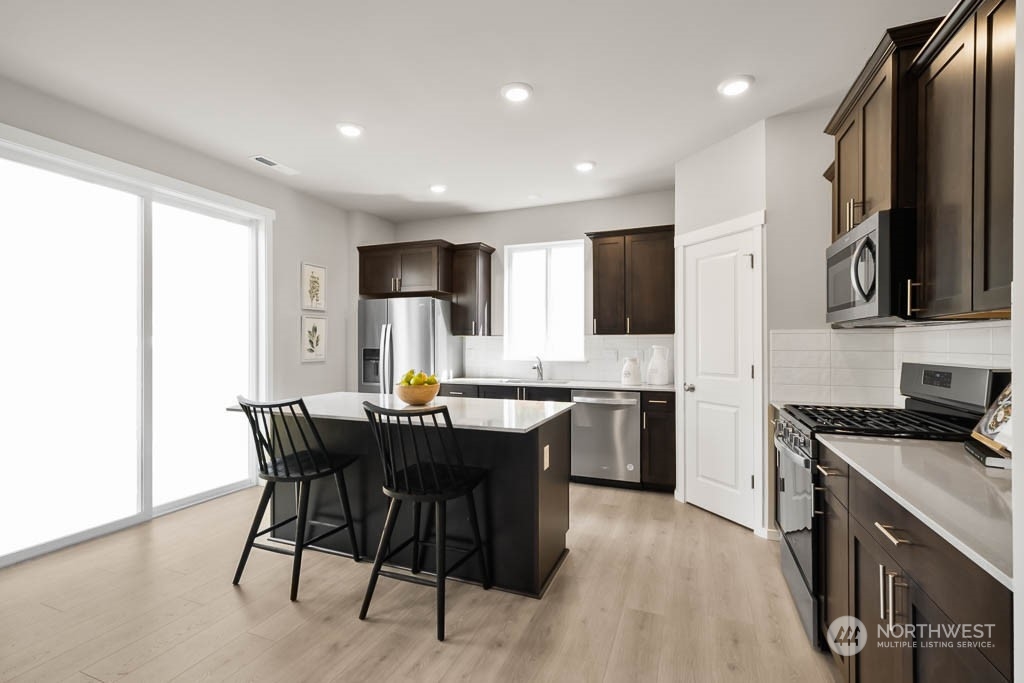 1689 NE Halden Glen Drive Unit: 36