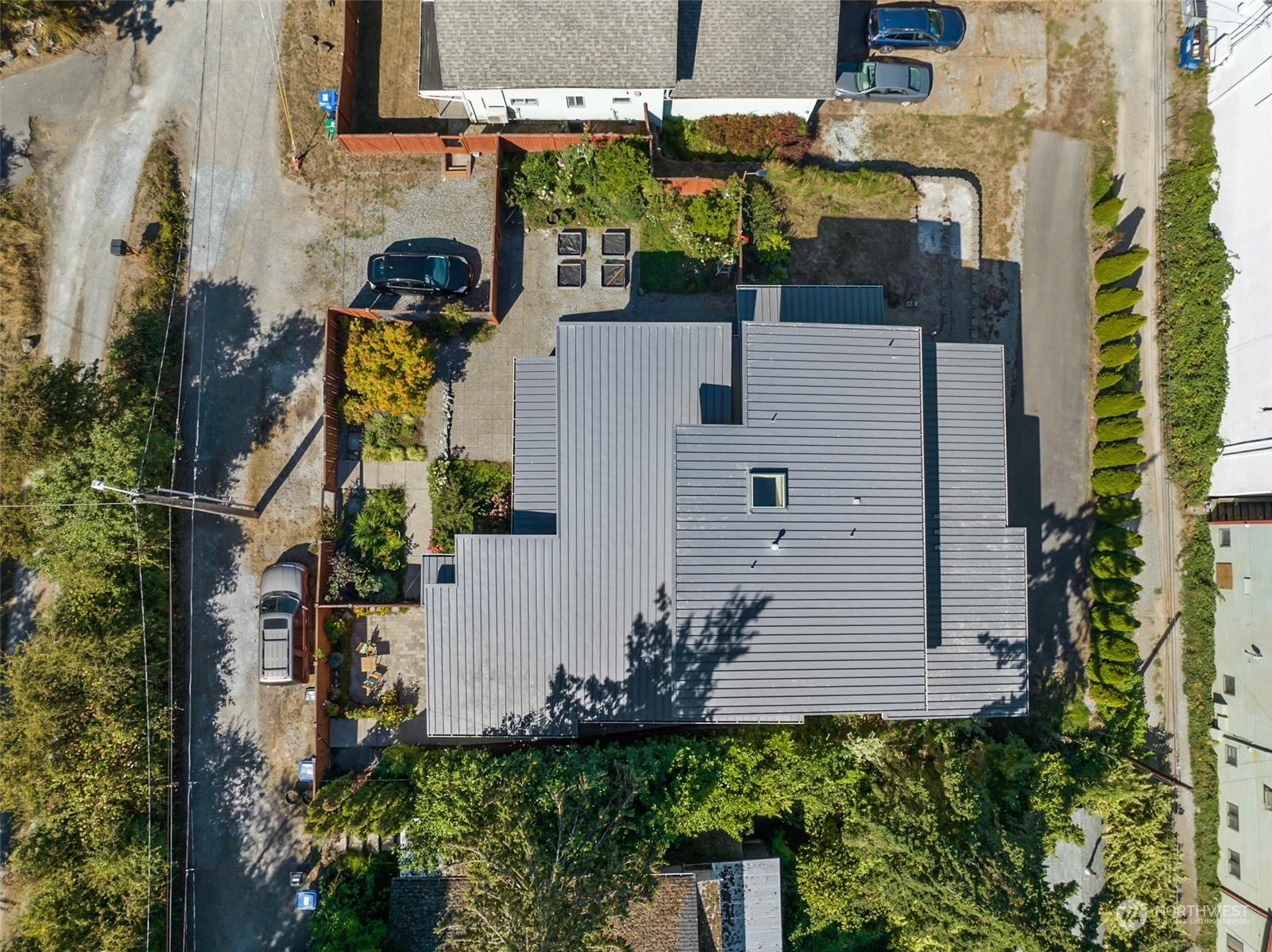 3410 Claremont Avenue S