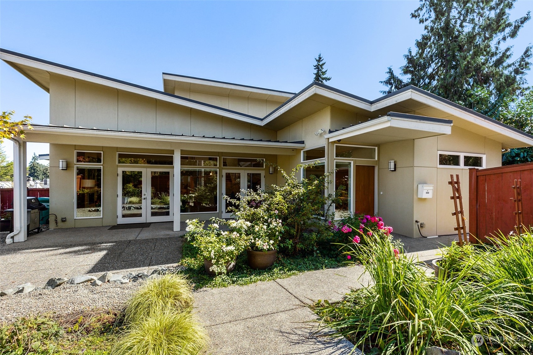 3410 Claremont Avenue S