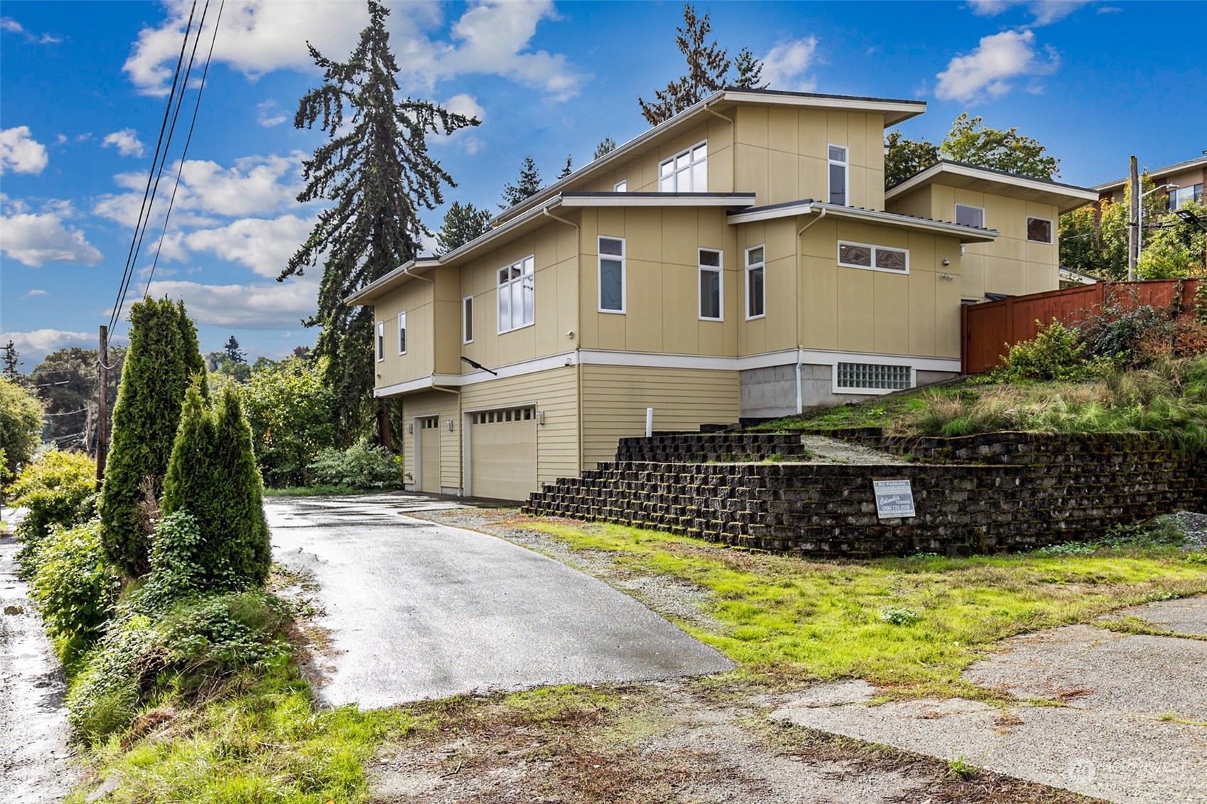 3410 Claremont Avenue S