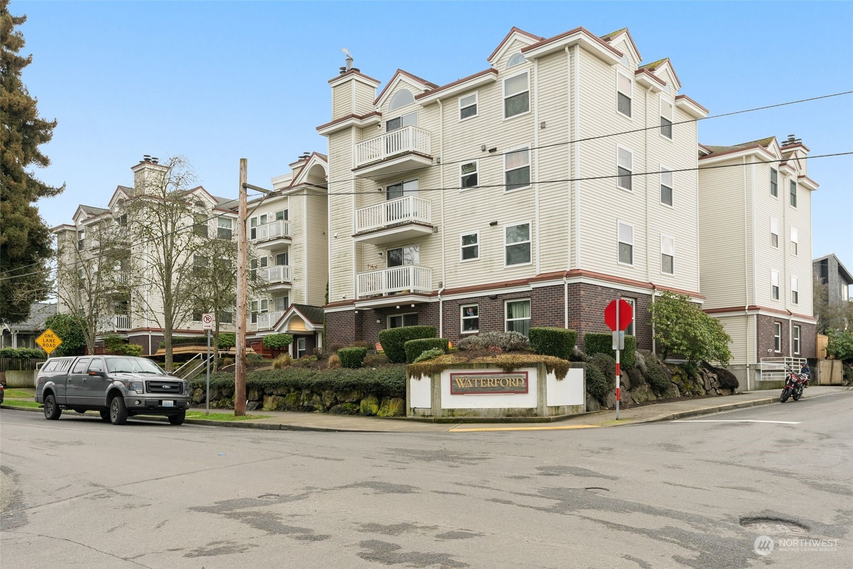 411 N 90th Street Unit: 207