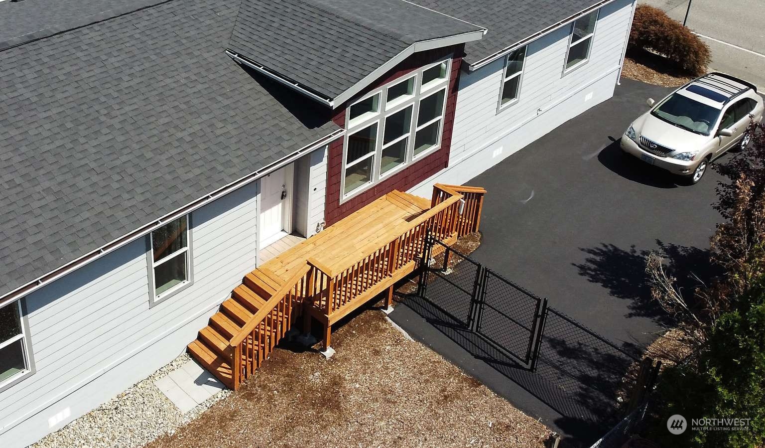 12706 NE Hollyhills Drive