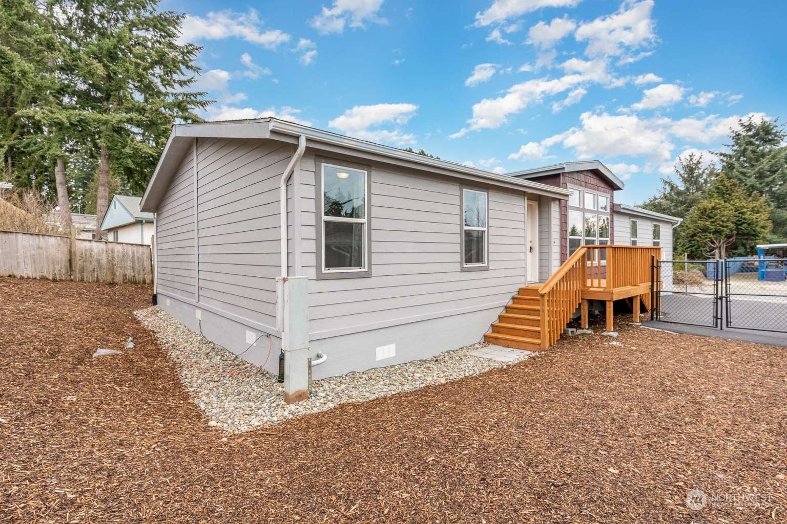 12706 NE Hollyhills Drive