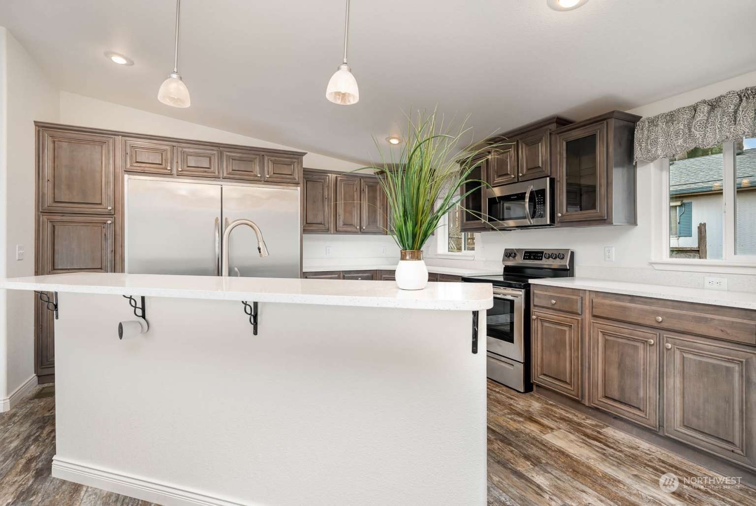 12706 NE Hollyhills Drive