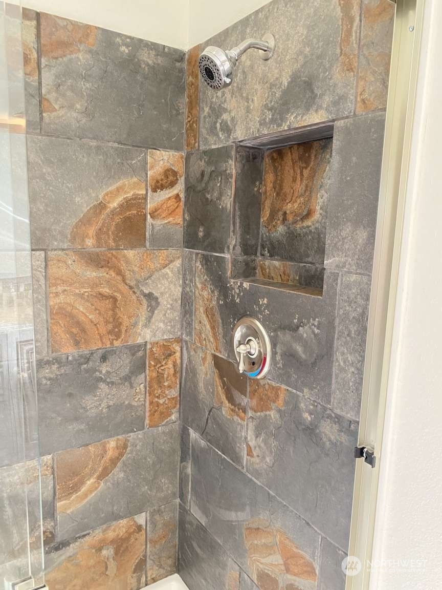 12706 NE Hollyhills Drive