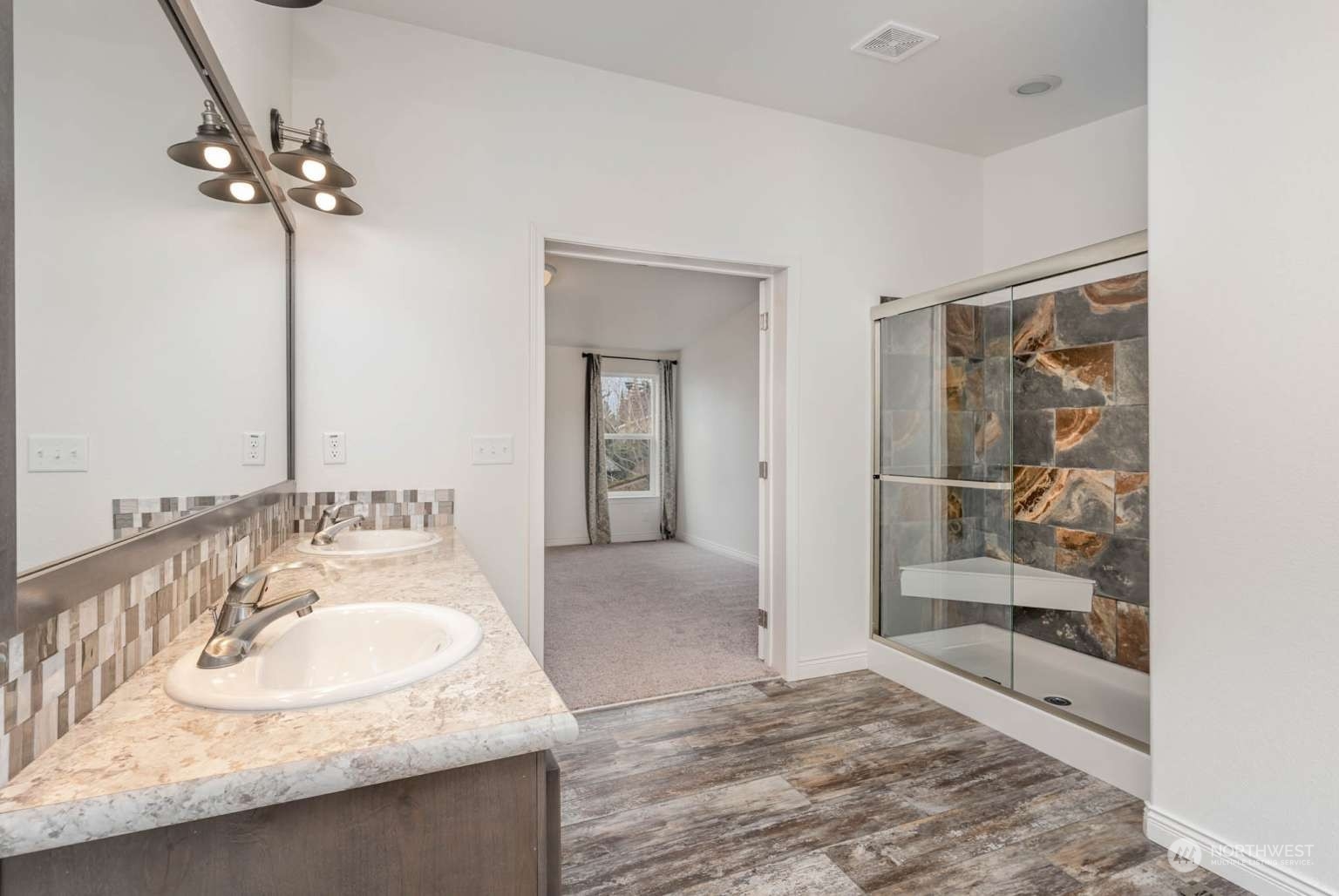 12706 NE Hollyhills Drive