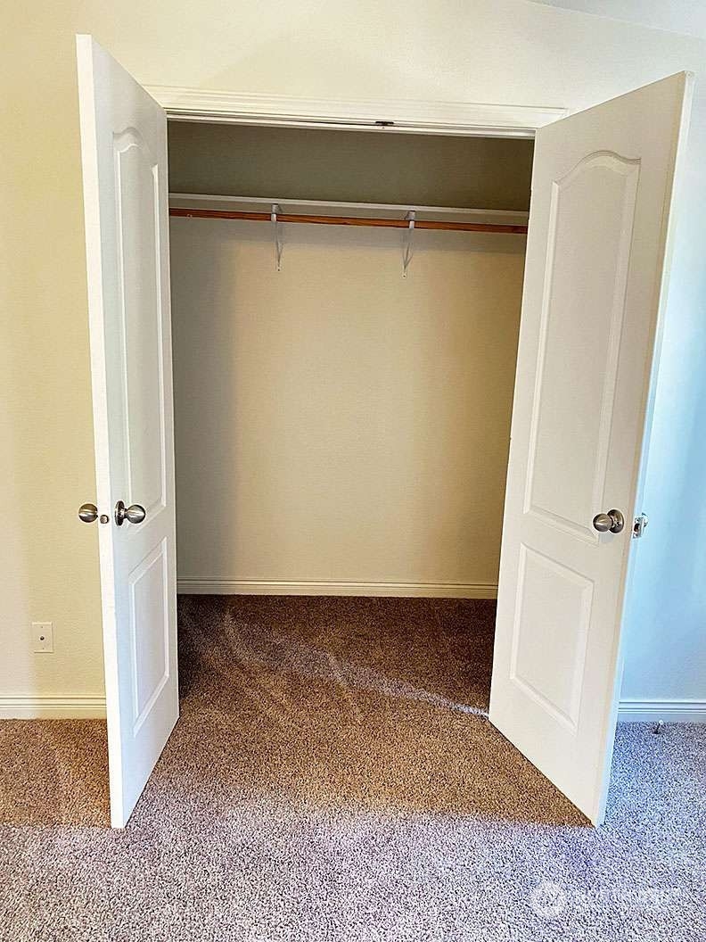 12706 NE Hollyhills Drive