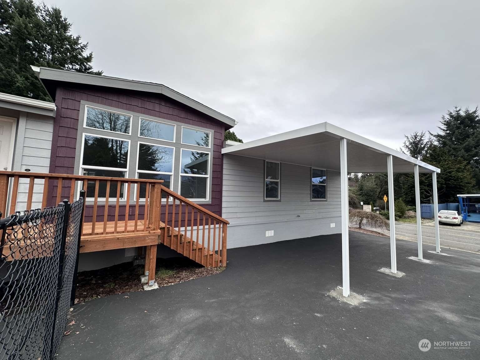 12706 NE Hollyhills Drive