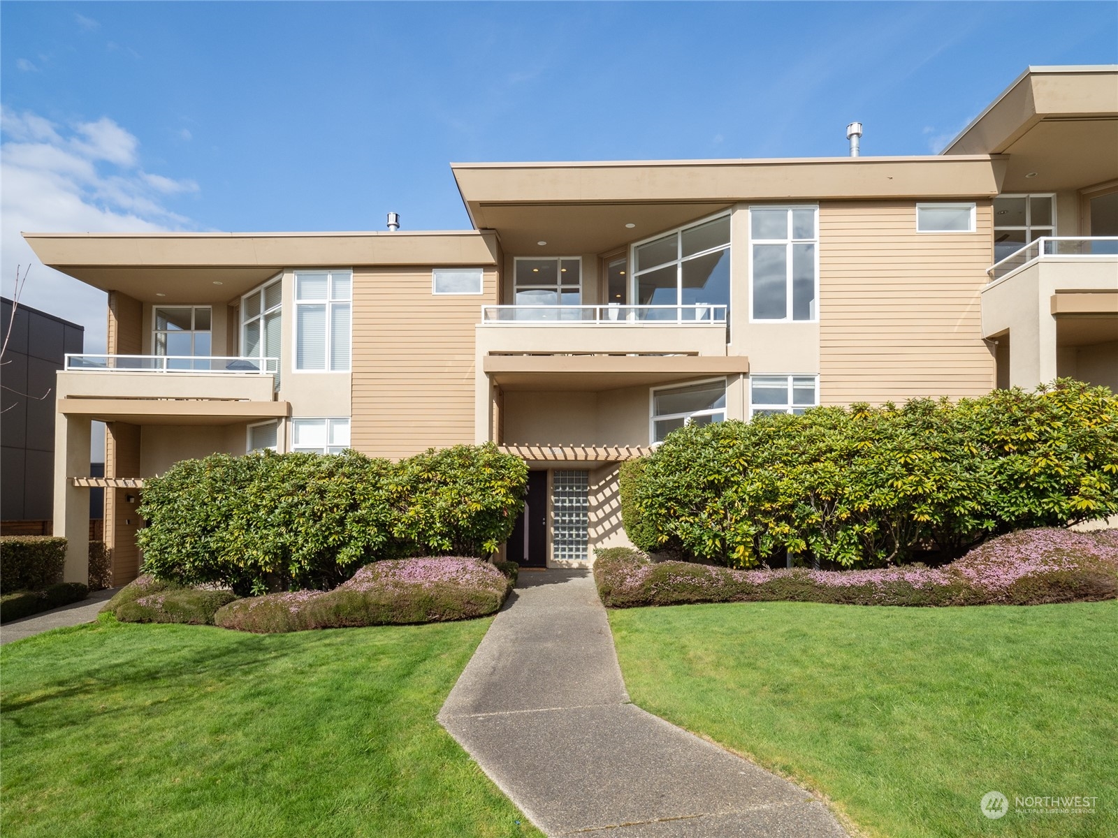 10214 NE 62nd Street Unit: 10214