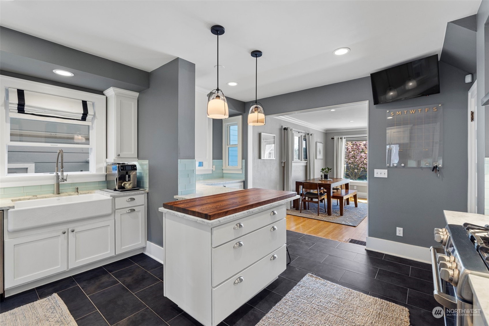 204 NW Bowdoin Place