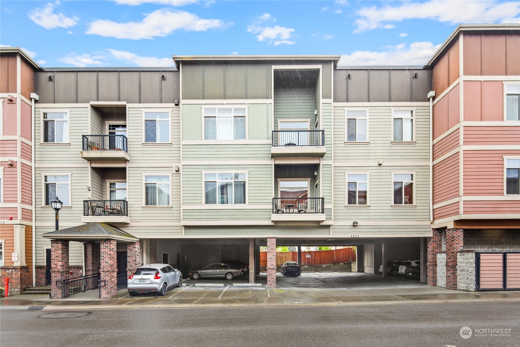 4005 NE 3rd Place Unit: 3E