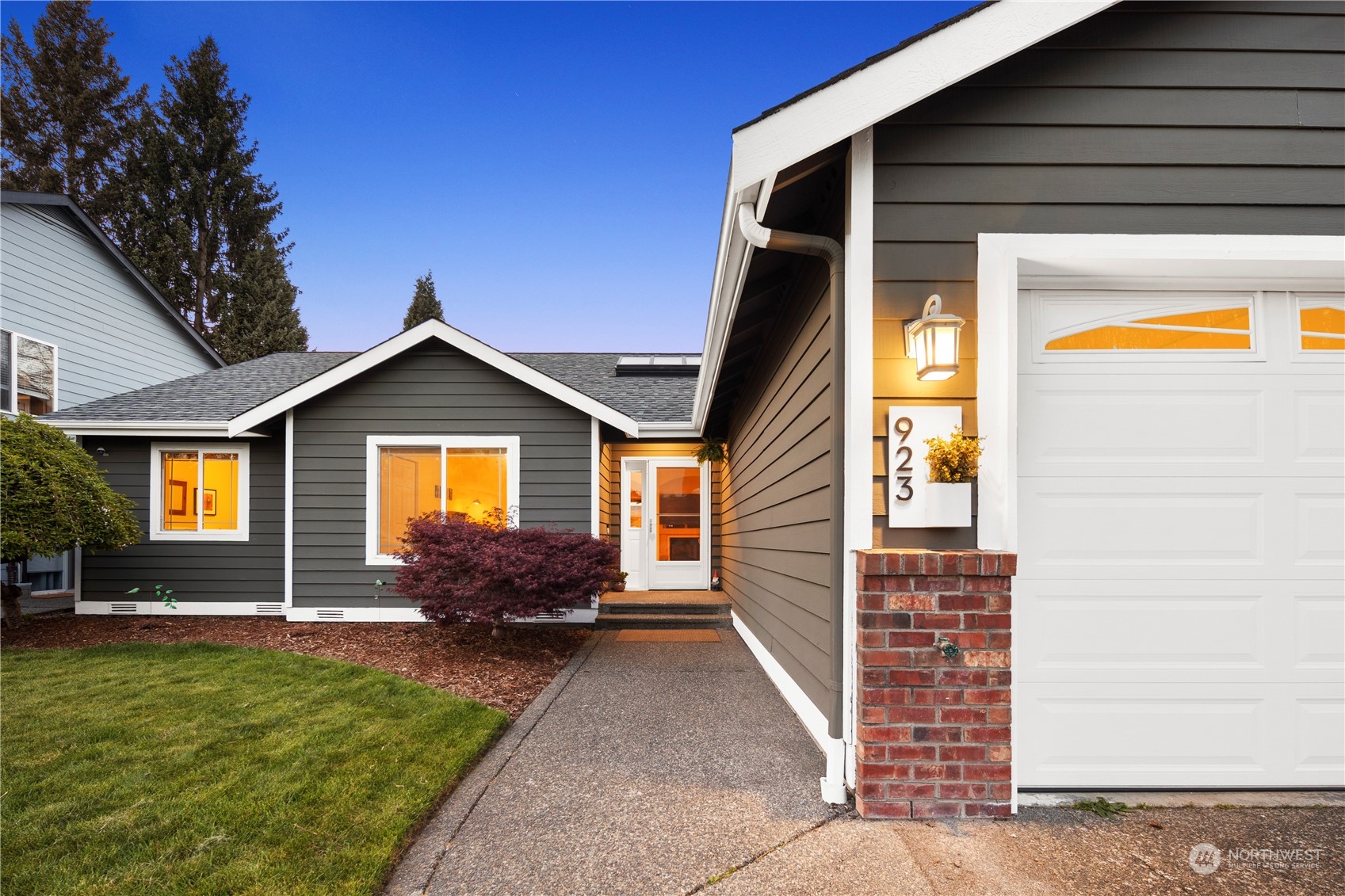 923 23rd Place SE