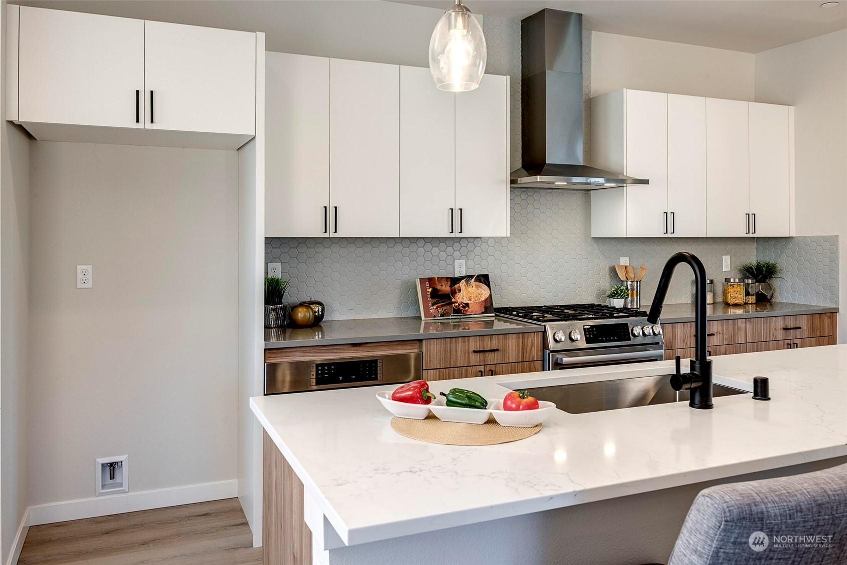 18717 68th Avenue NE Unit: 104