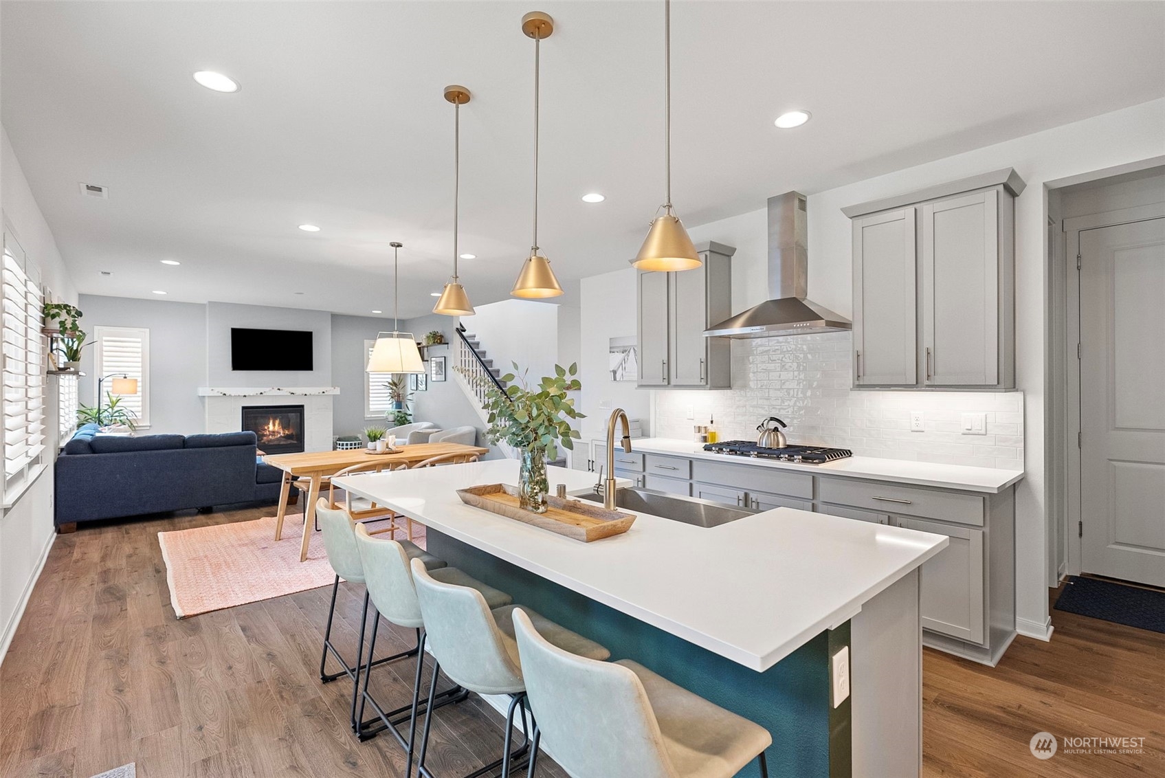 2444 NE Athlon Court