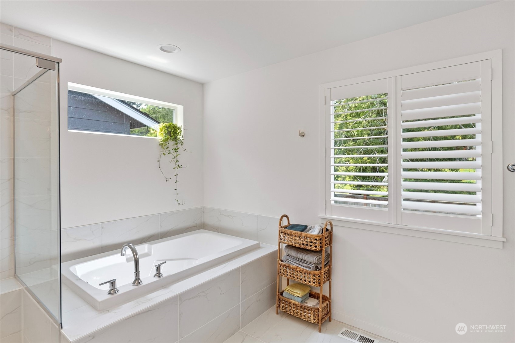 2444 NE Athlon Court