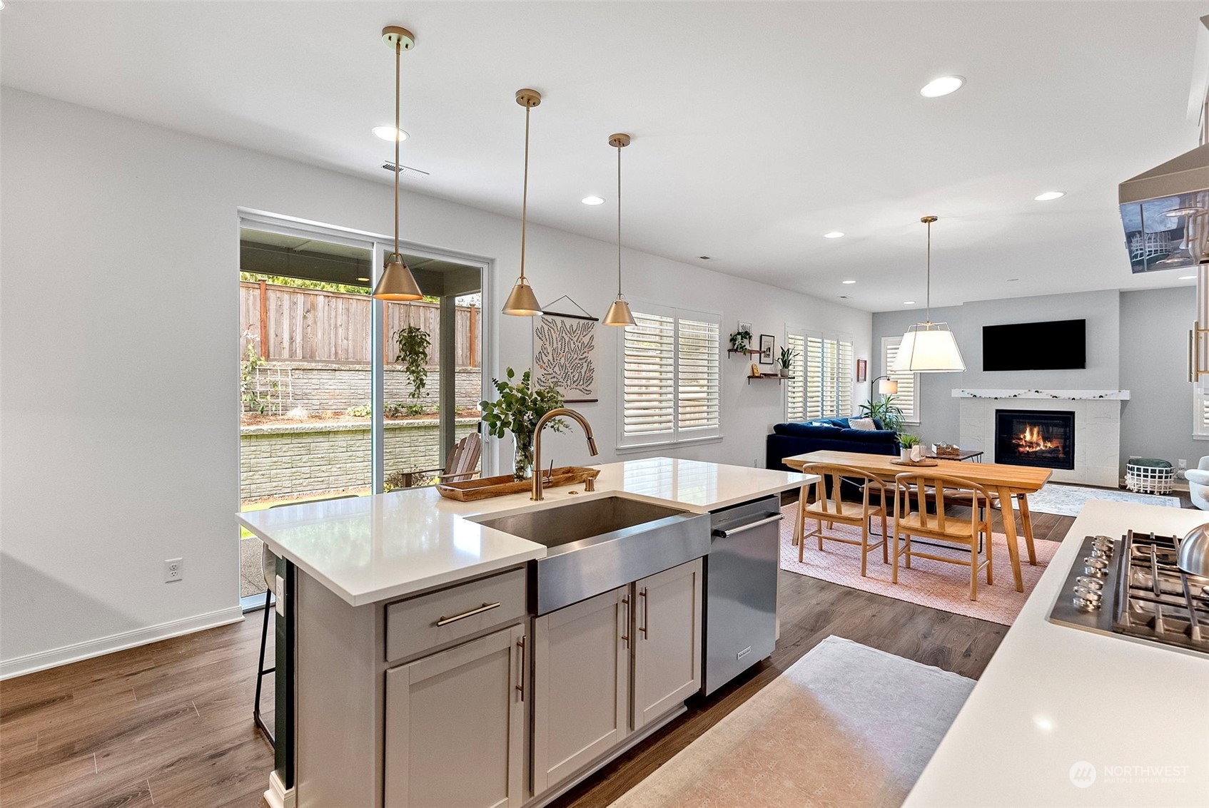 2444 NE Athlon Court