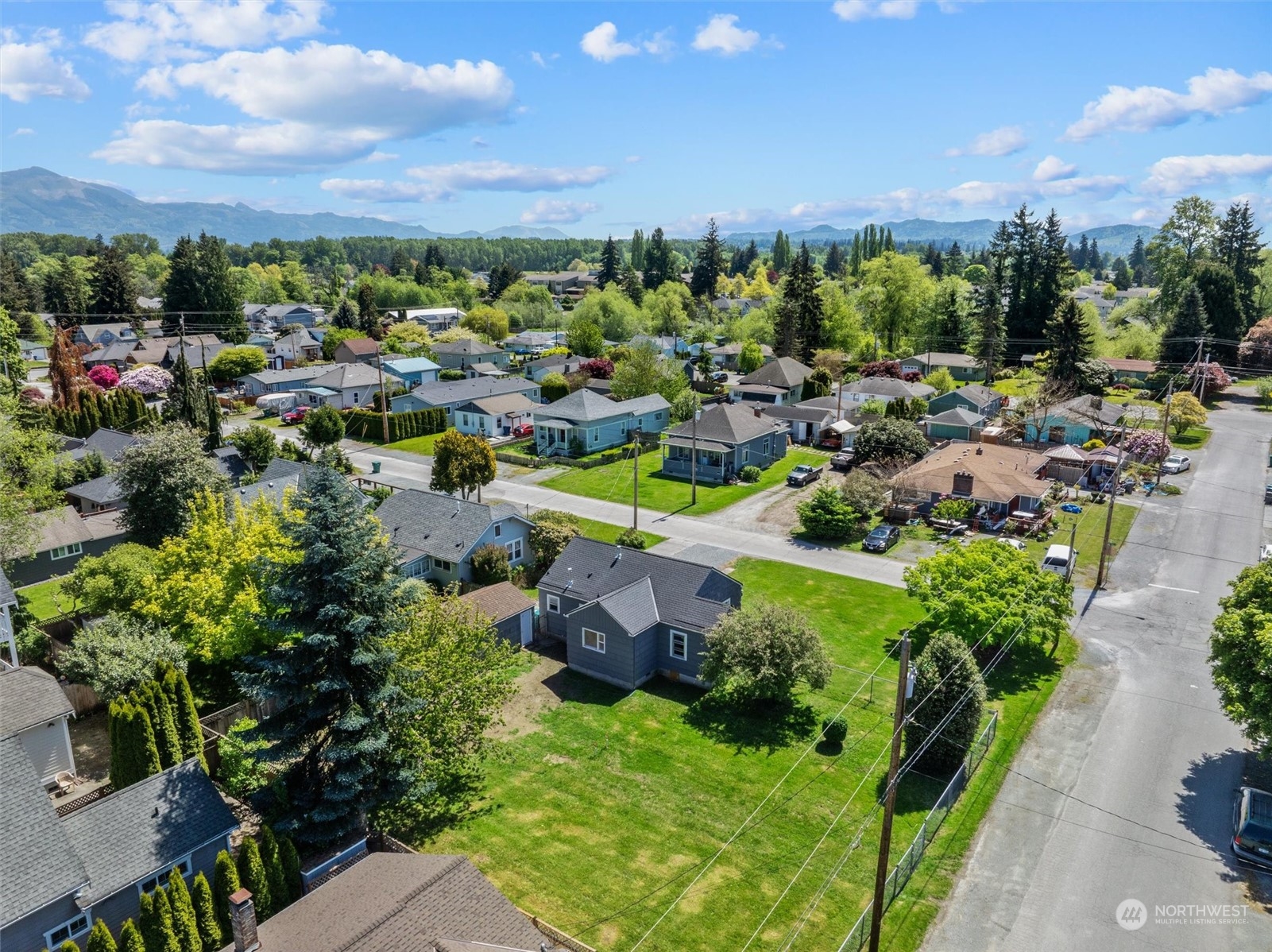 1009 E Orange Avenue