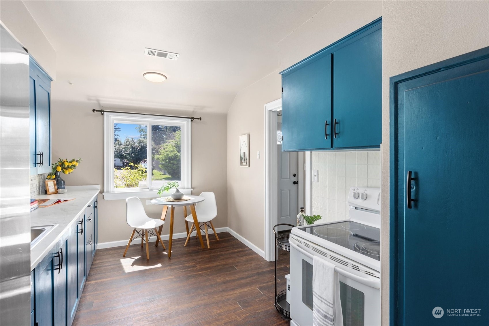 1009 E Orange Avenue