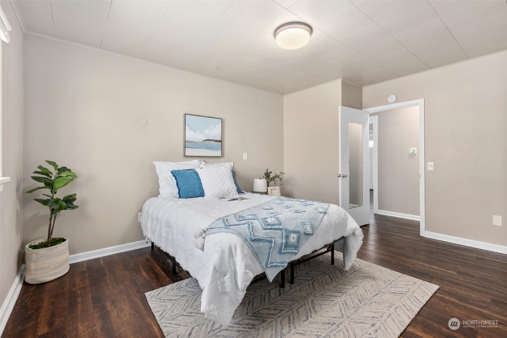 1009 E Orange Avenue