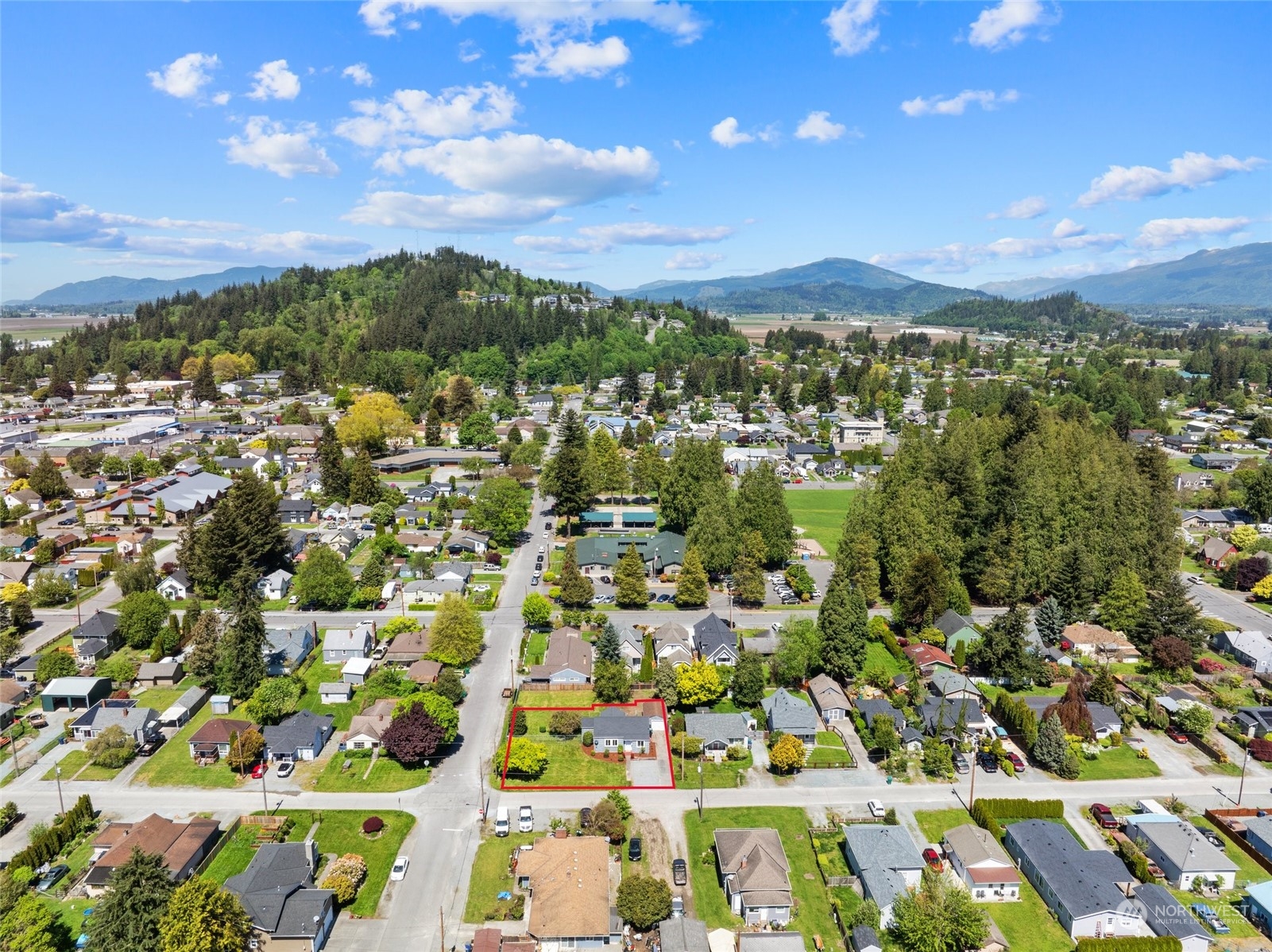 1009 E Orange Avenue