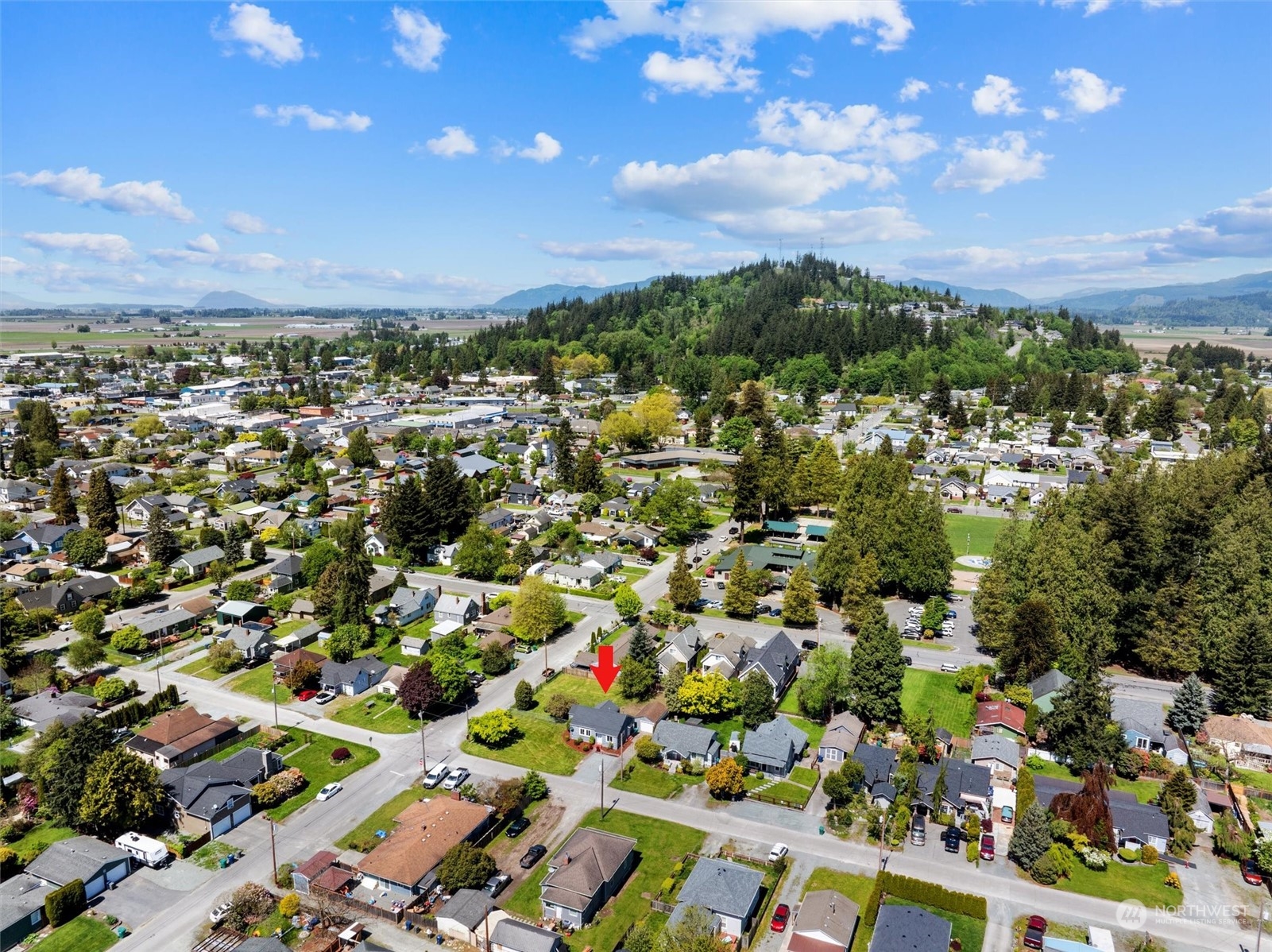 1009 E Orange Avenue