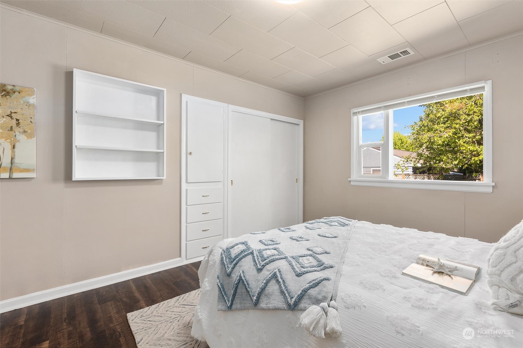 1009 E Orange Avenue