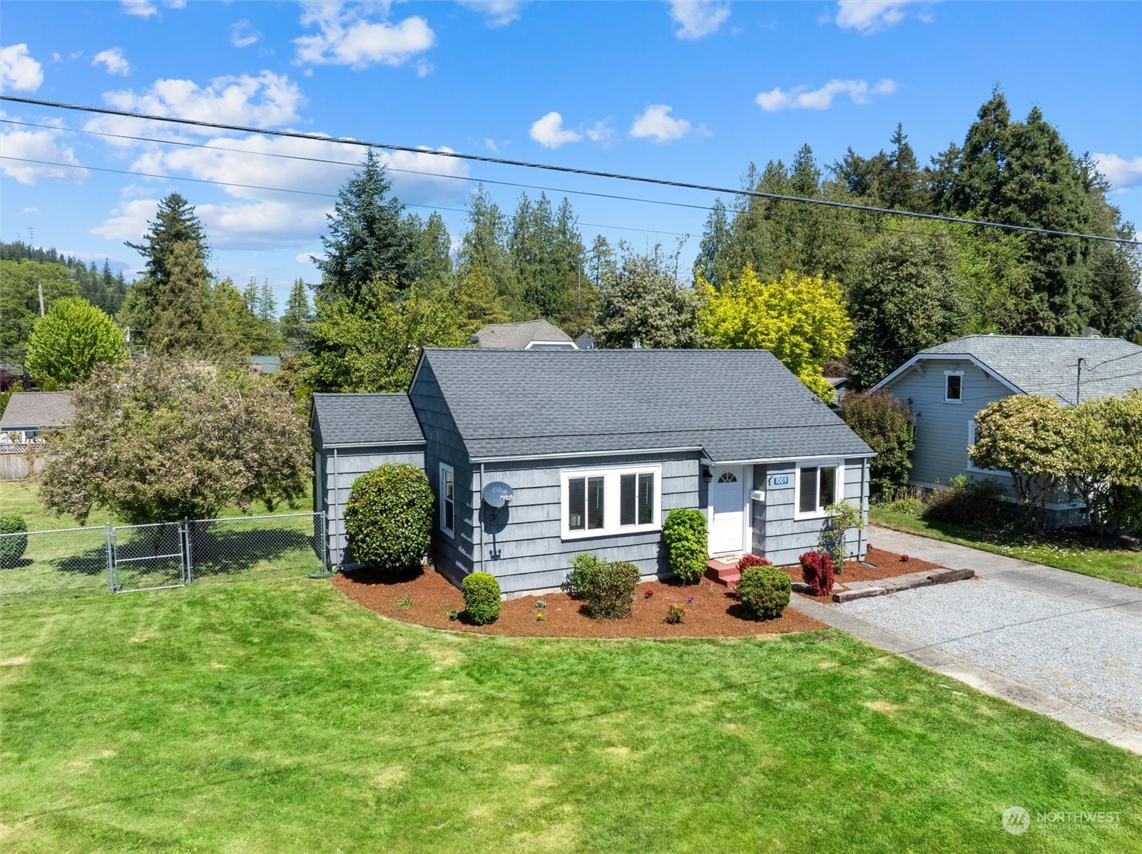 1009 E Orange Avenue