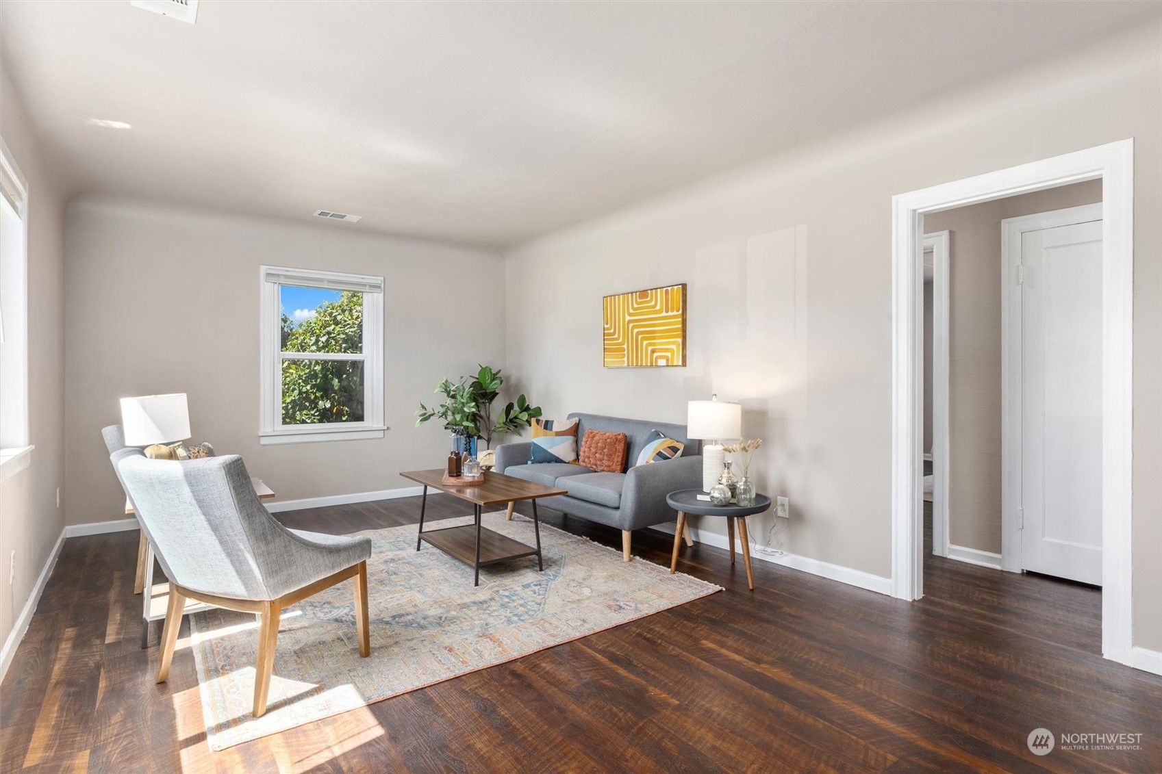 1009 E Orange Avenue