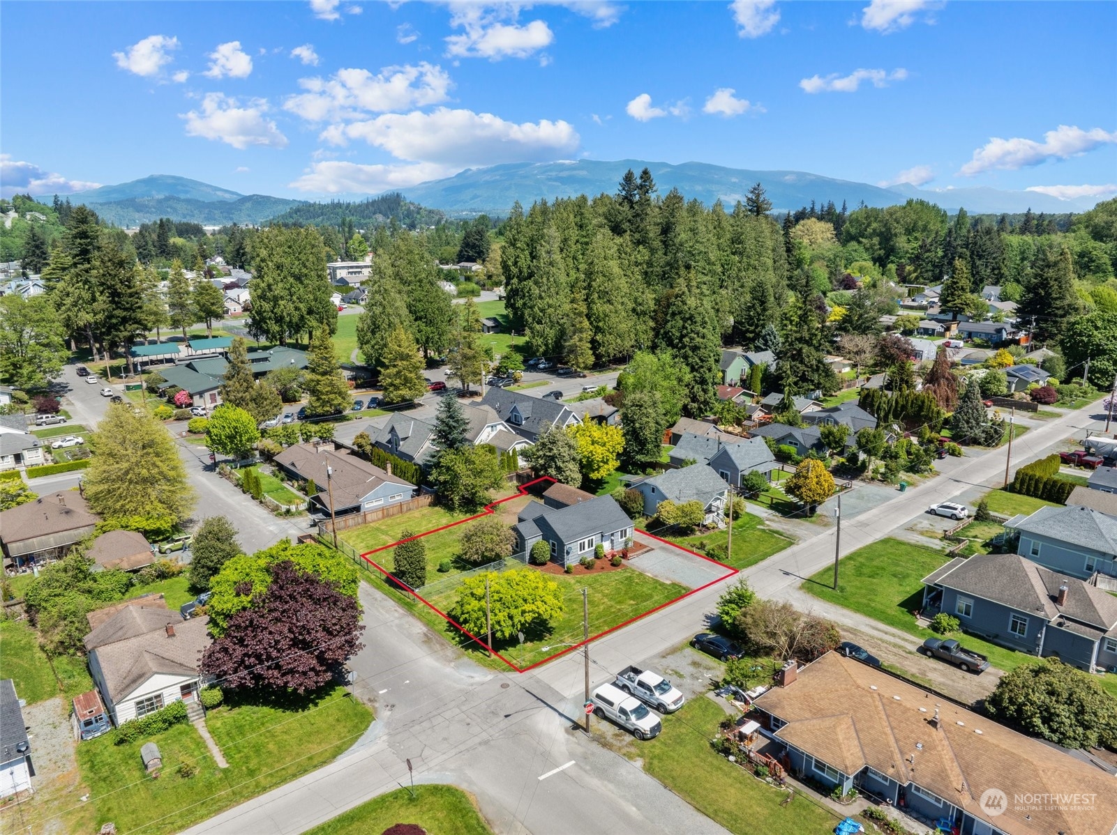 1009 E Orange Avenue