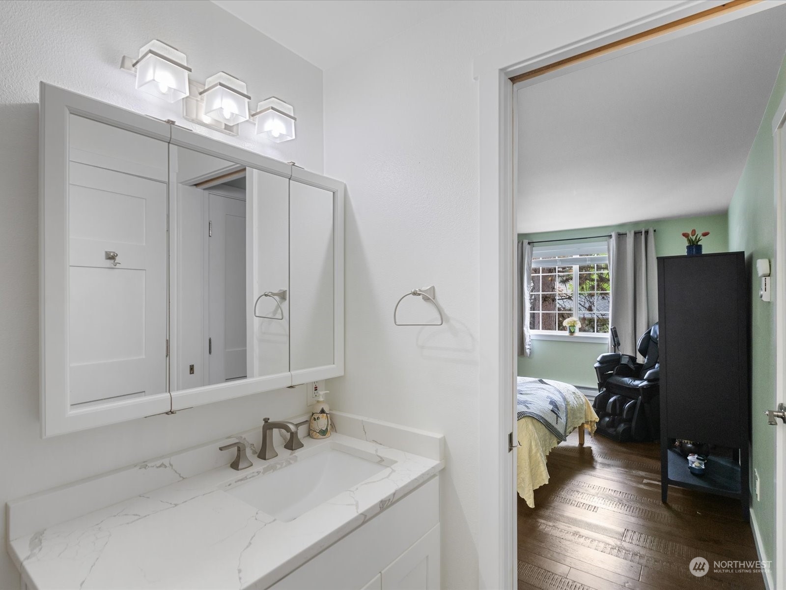 949 Aberdeen Avenue NE Unit: B-204