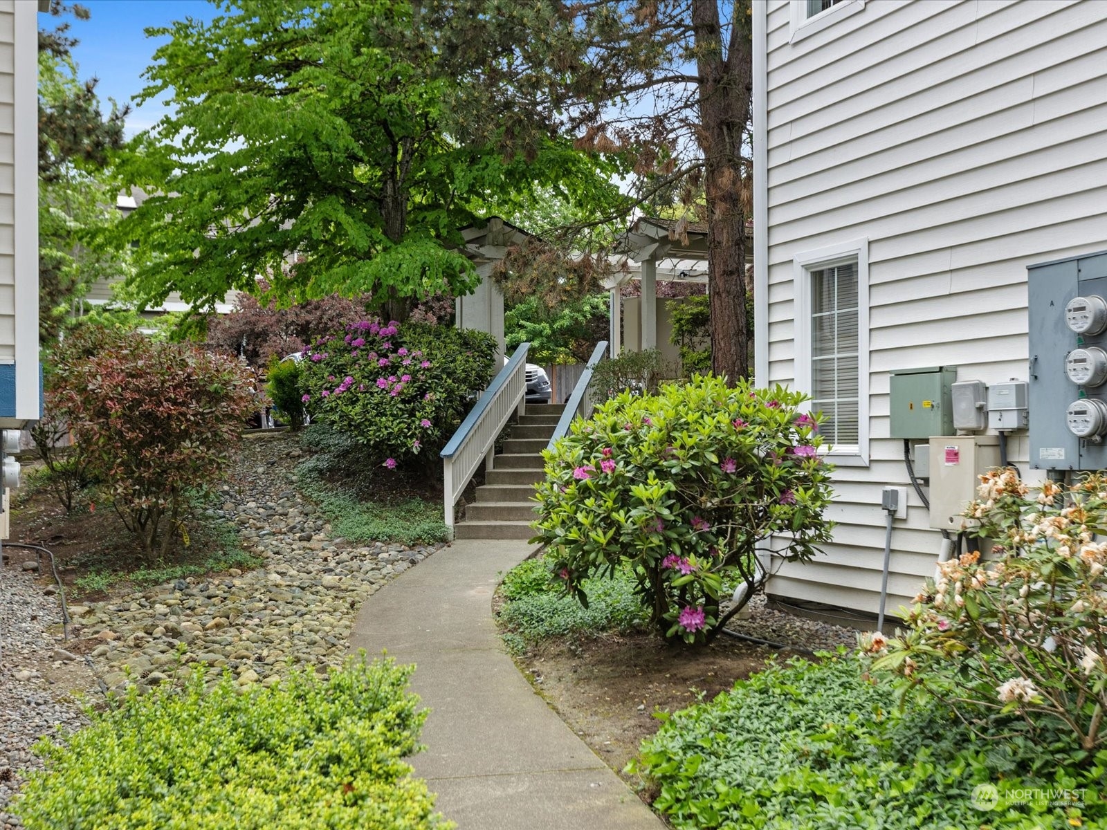 949 Aberdeen Avenue NE Unit: B-204