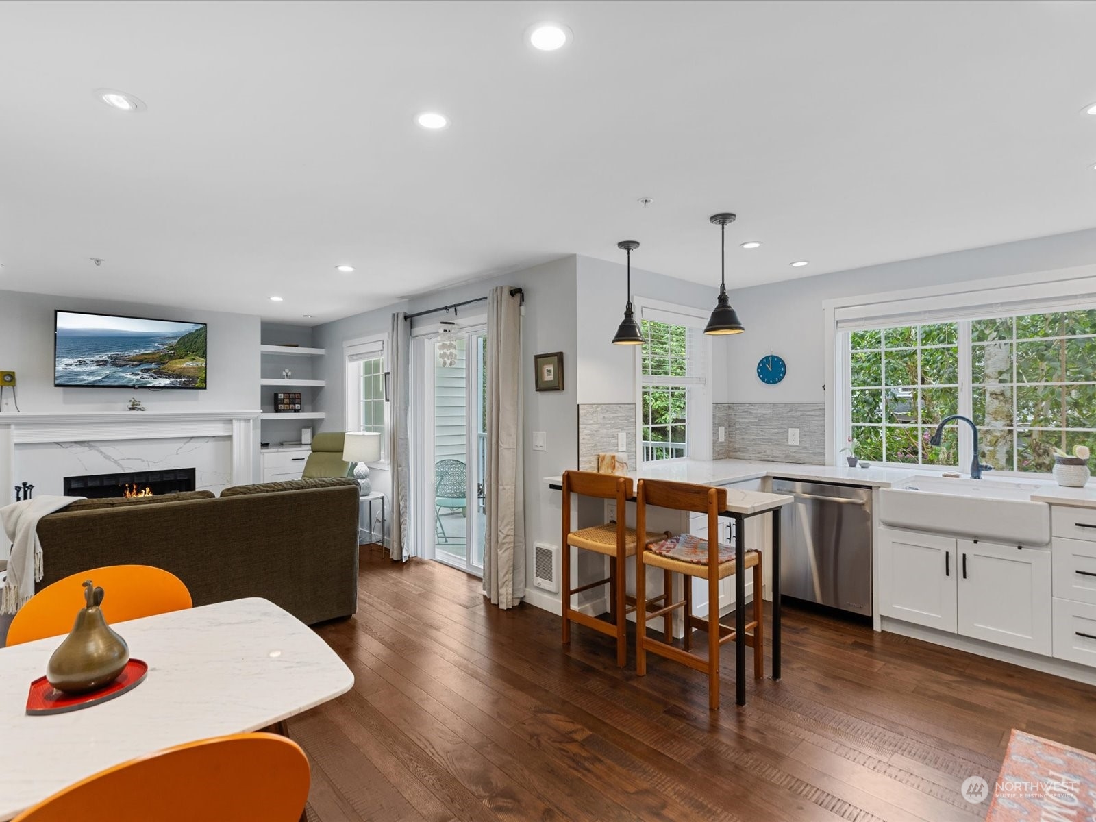 949 Aberdeen Avenue NE Unit: B-204